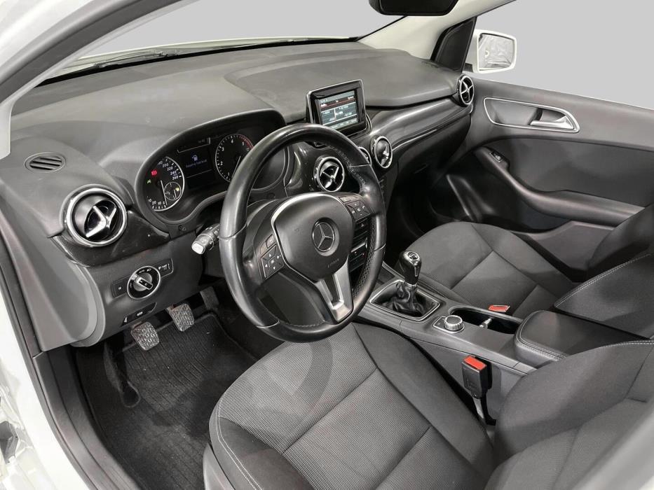MERCEDES-BENZ B 2013