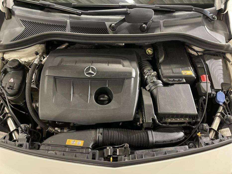 MERCEDES-BENZ B 2013