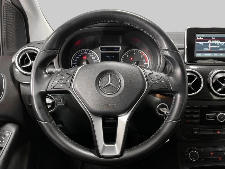 MERCEDES-BENZ B 2013