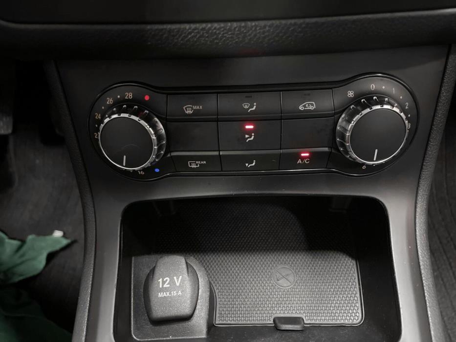 MERCEDES-BENZ B 2013