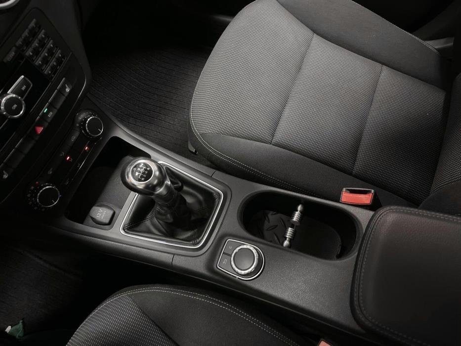 MERCEDES-BENZ B 2013