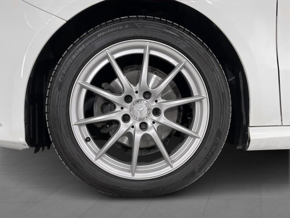 MERCEDES-BENZ B 2013