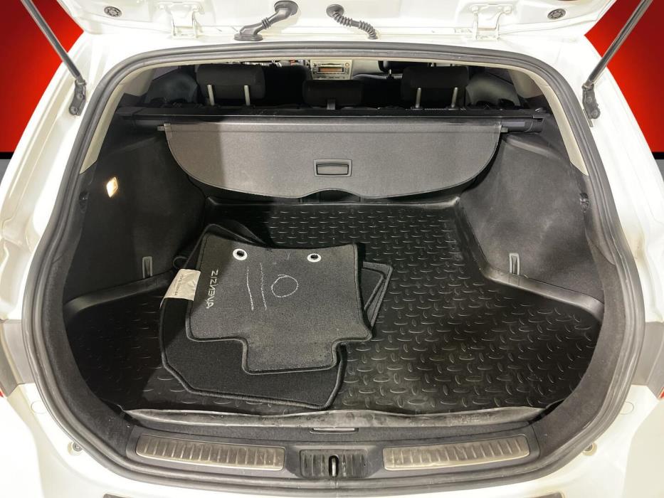 TOYOTA Avensis 2011