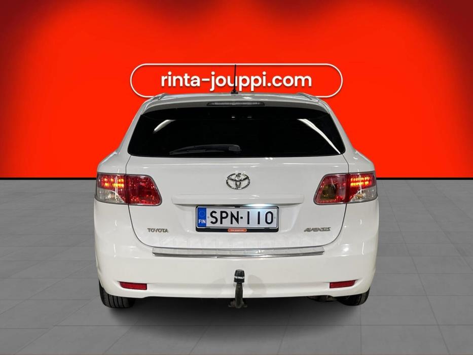 TOYOTA Avensis 2011