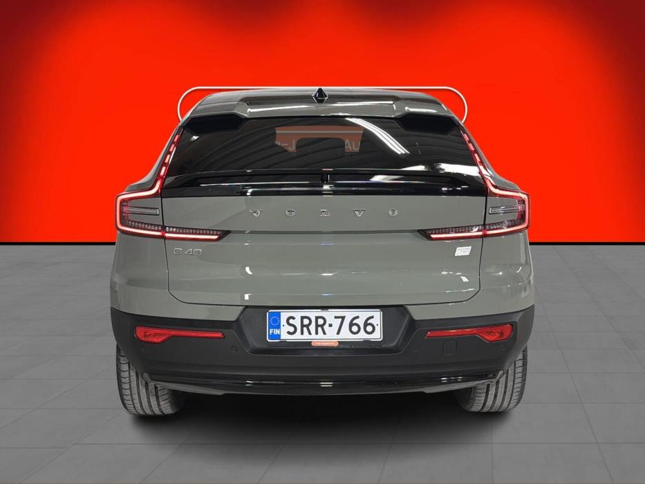 VOLVO C40 2024