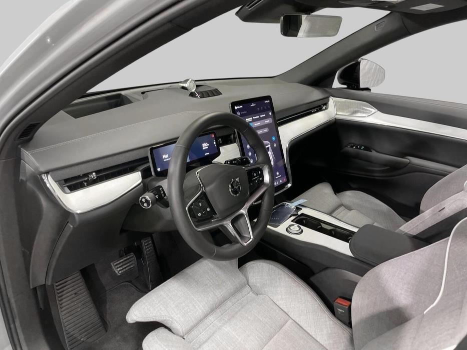 VOLVO EX90 2025