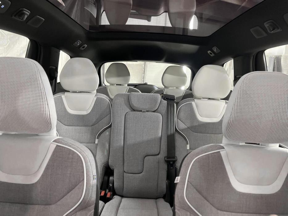 VOLVO EX90 2025