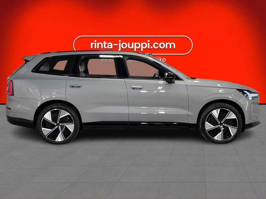 VOLVO EX90 2025