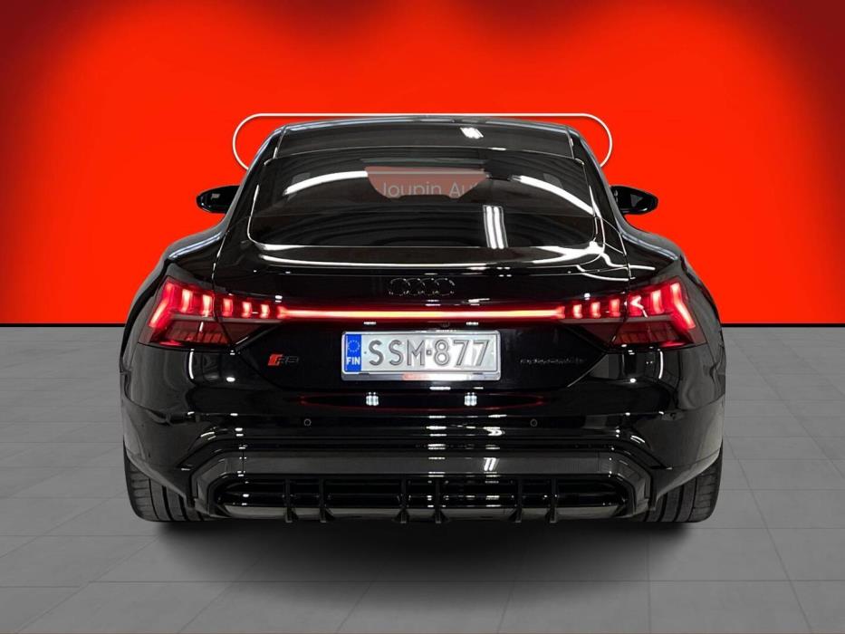 AUDI E-TRON GT RS 2022