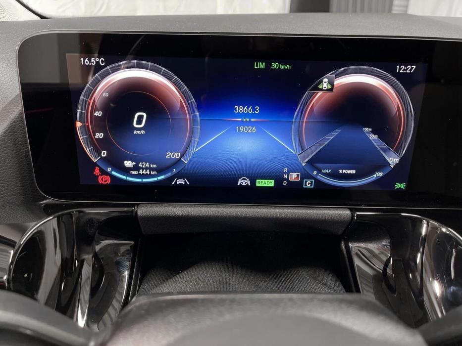 MERCEDES-BENZ EQA 2022