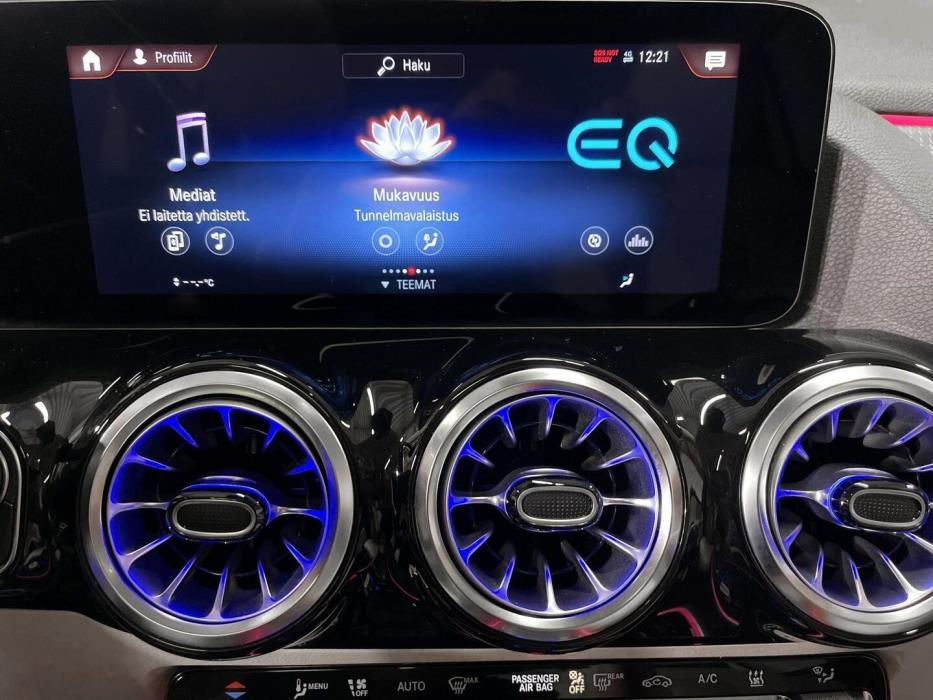 MERCEDES-BENZ EQA 2022