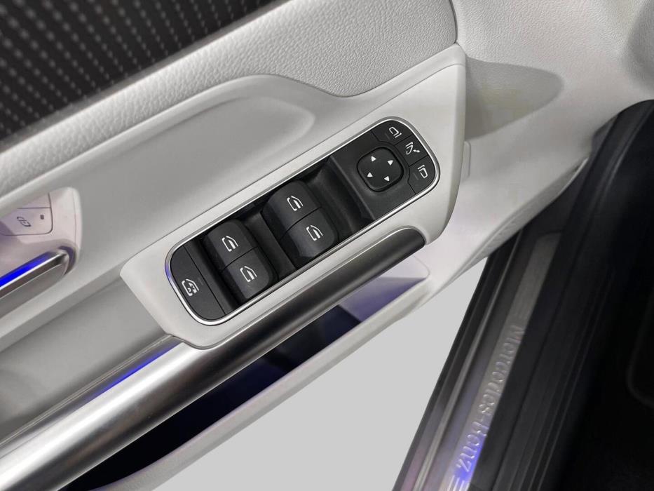 MERCEDES-BENZ EQA 2022