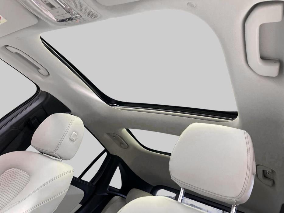MERCEDES-BENZ EQA 2022