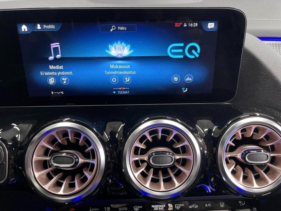 MERCEDES-BENZ EQA 2023