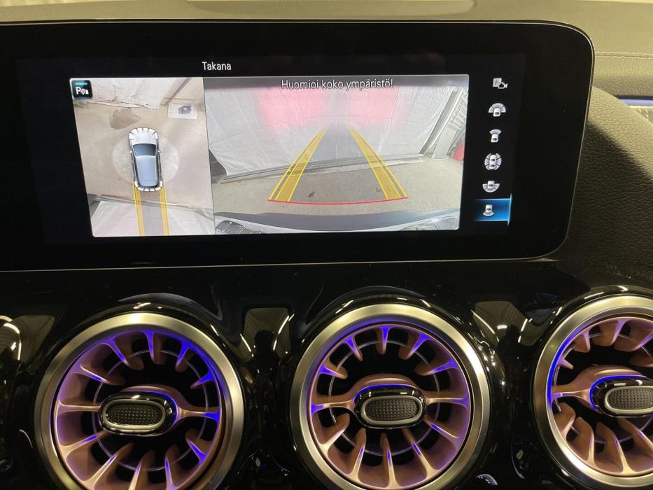MERCEDES-BENZ EQA 2023