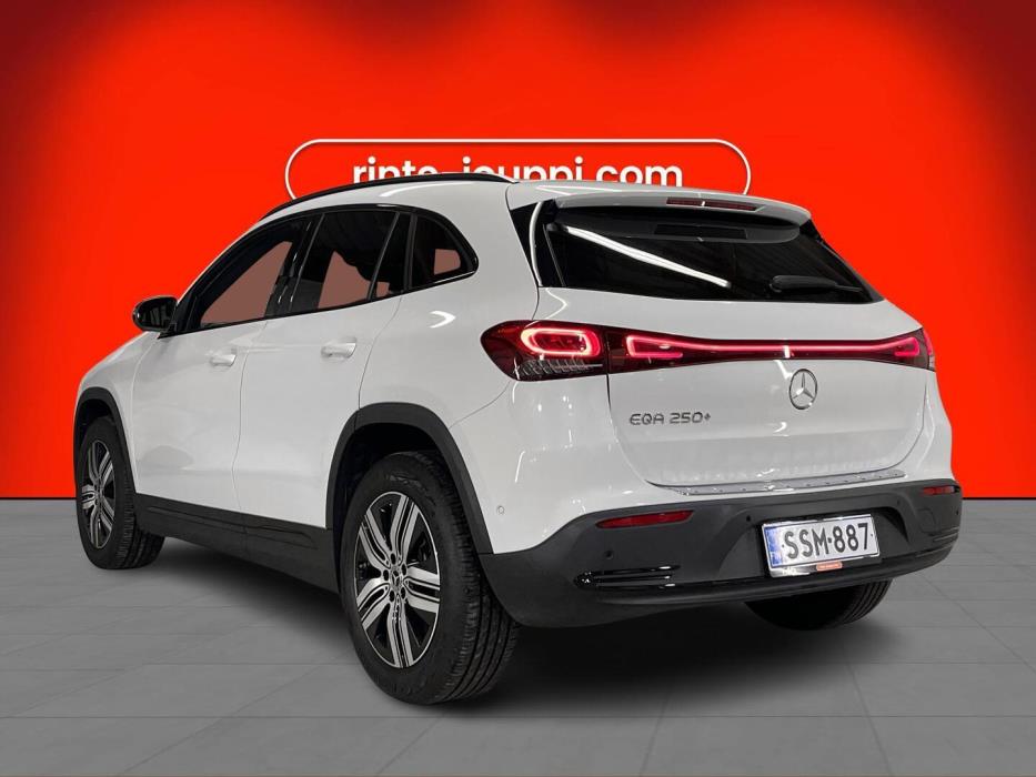 MERCEDES-BENZ EQA 2023