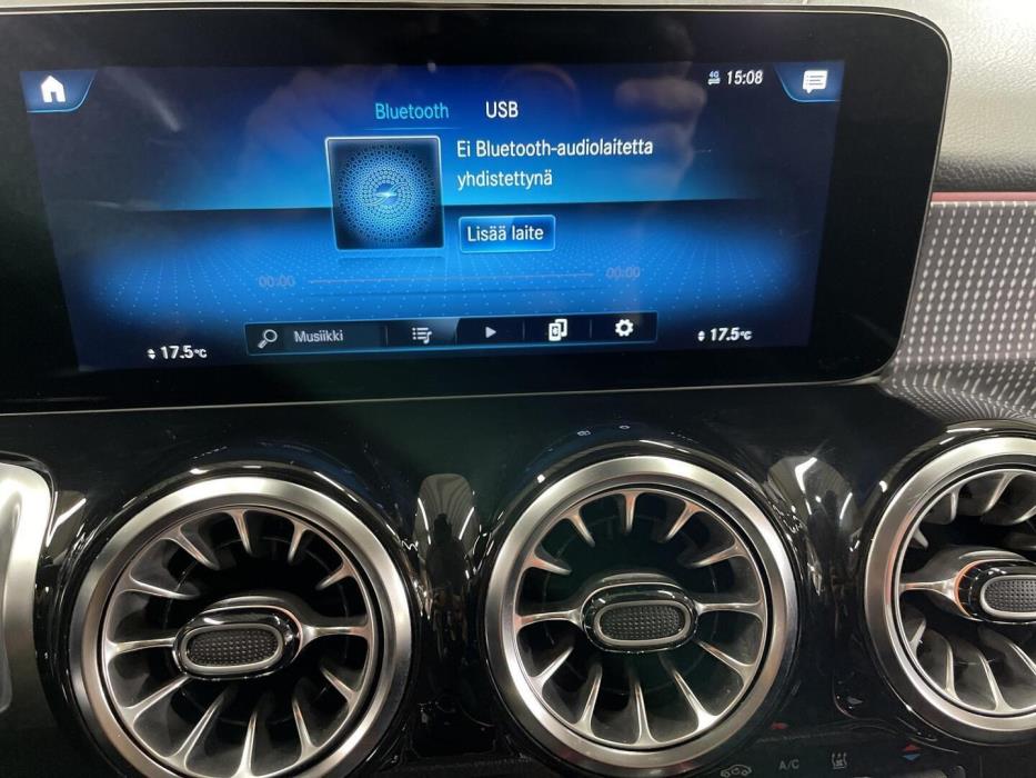 MERCEDES-BENZ EQB 2022