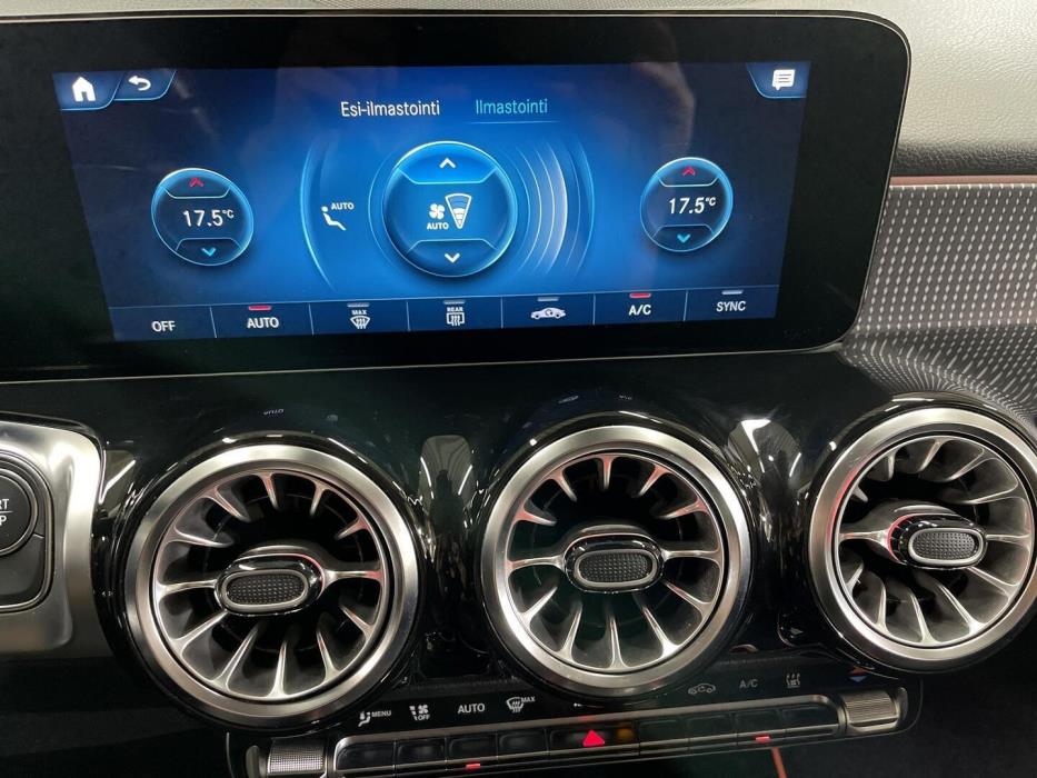 MERCEDES-BENZ EQB 2022
