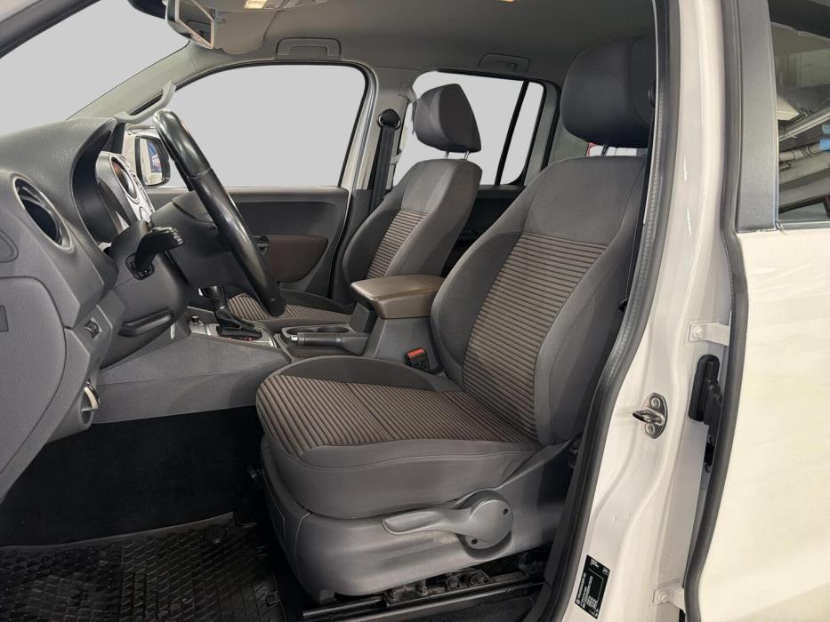 VOLKSWAGEN Amarok 2014