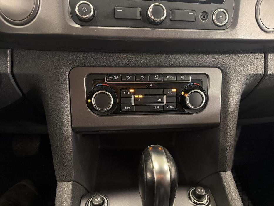VOLKSWAGEN Amarok 2014