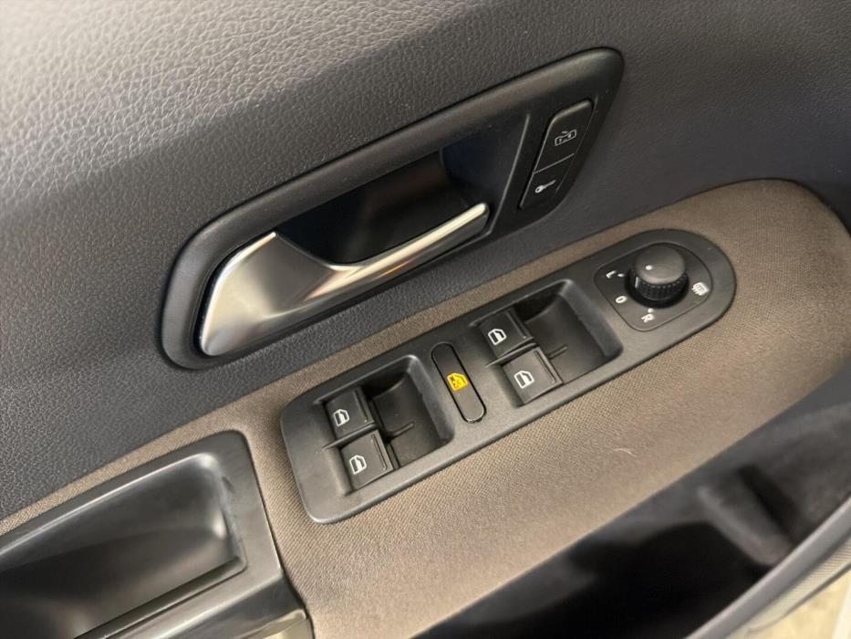 VOLKSWAGEN Amarok 2014