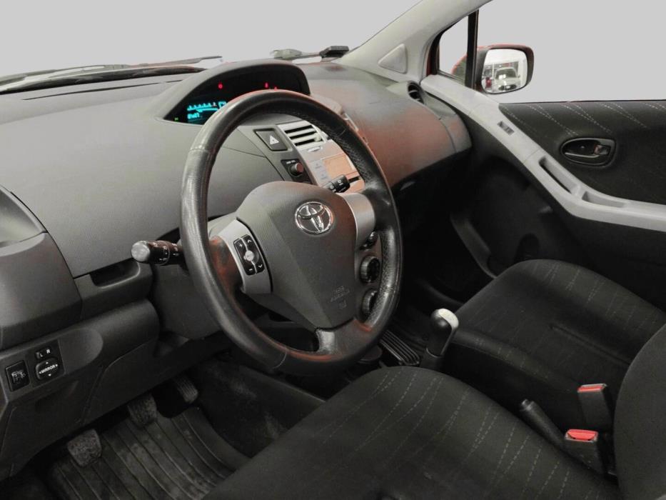 TOYOTA Yaris 2007