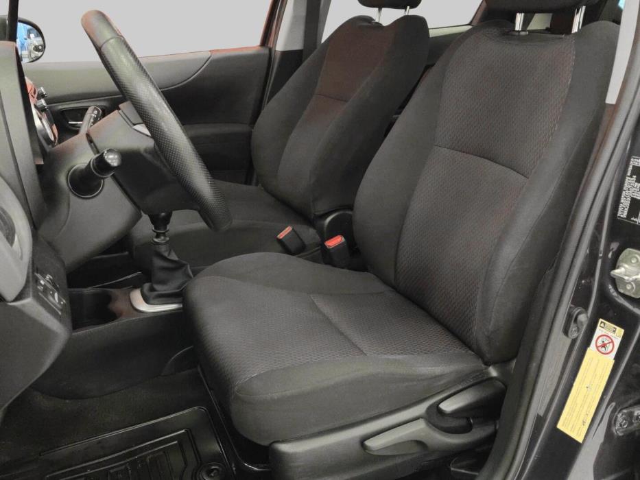 TOYOTA Yaris 2012
