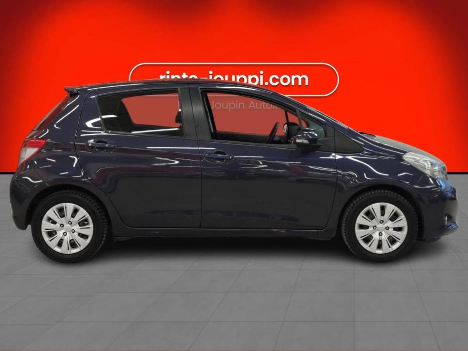TOYOTA Yaris 2012