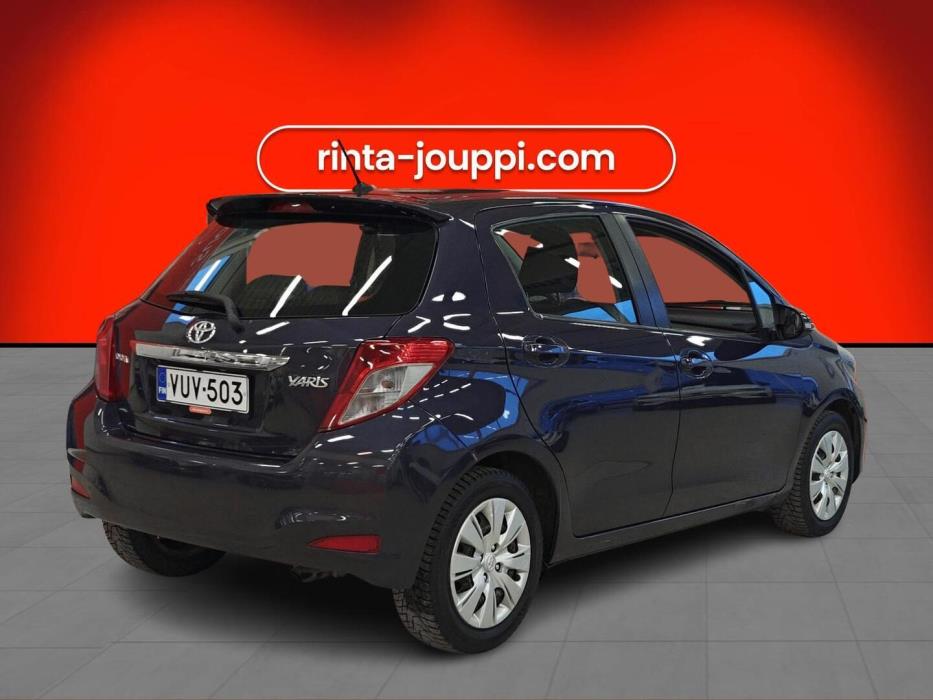 TOYOTA Yaris 2012