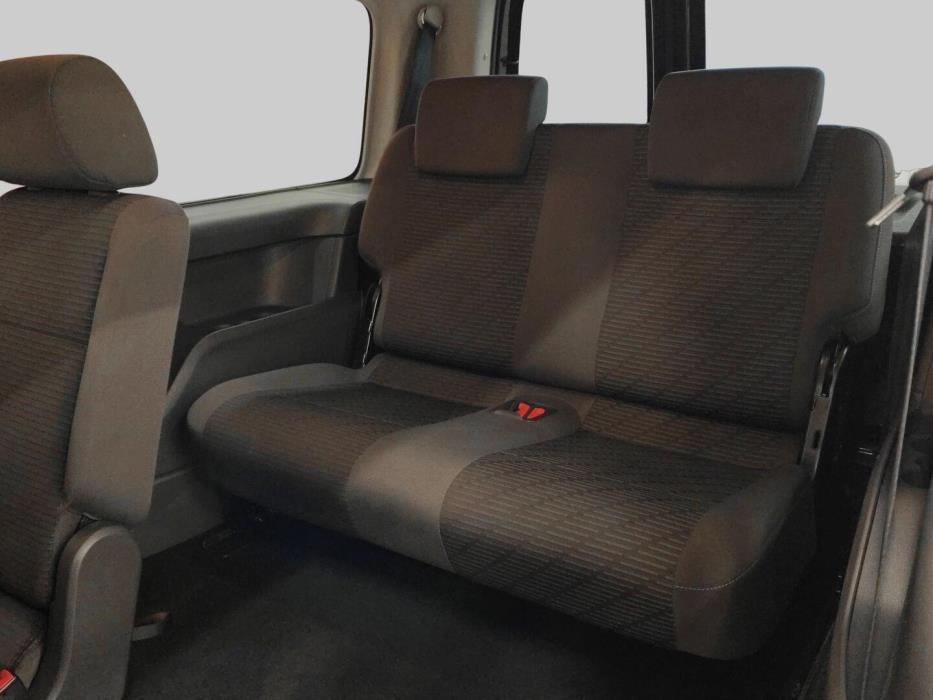 VOLKSWAGEN Caddy Maxi 2011