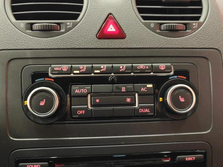 VOLKSWAGEN Caddy Maxi 2011