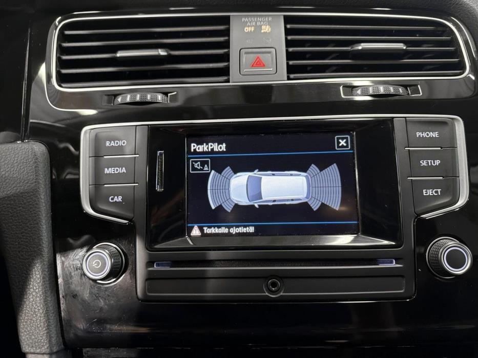 VOLKSWAGEN Golf 2016