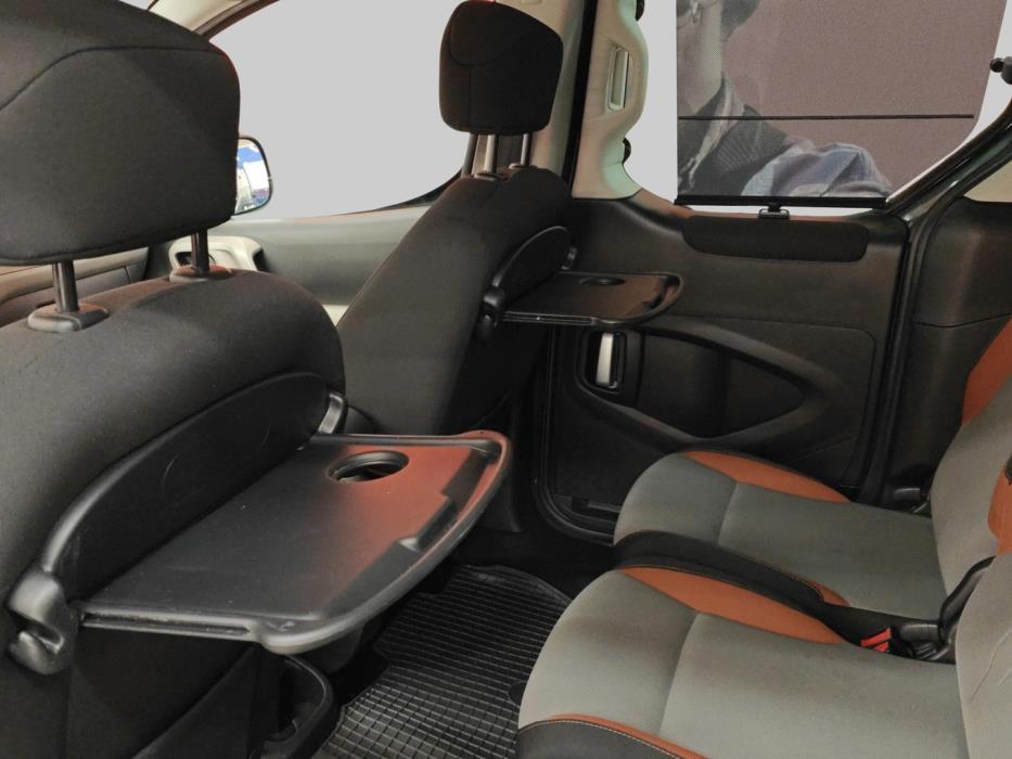 PEUGEOT Partner 2016