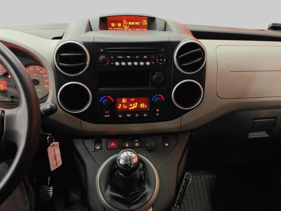 PEUGEOT Partner 2016