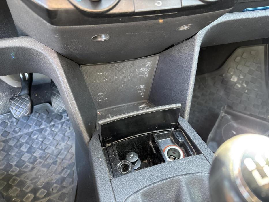 VOLKSWAGEN Polo 2002