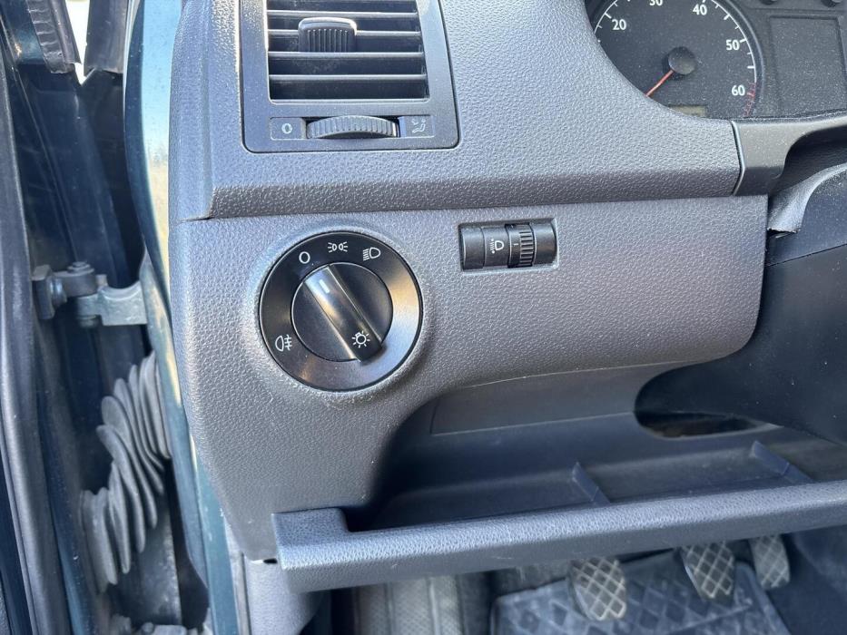 VOLKSWAGEN Polo 2002