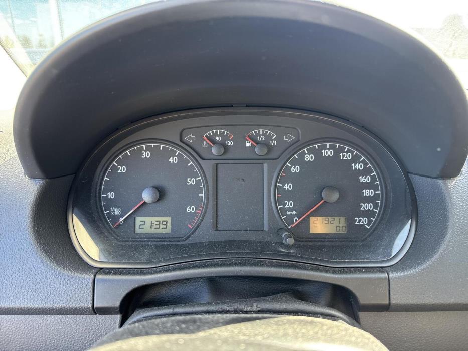 VOLKSWAGEN Polo 2002