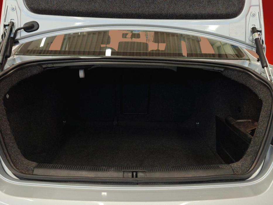 VOLKSWAGEN Jetta 2006