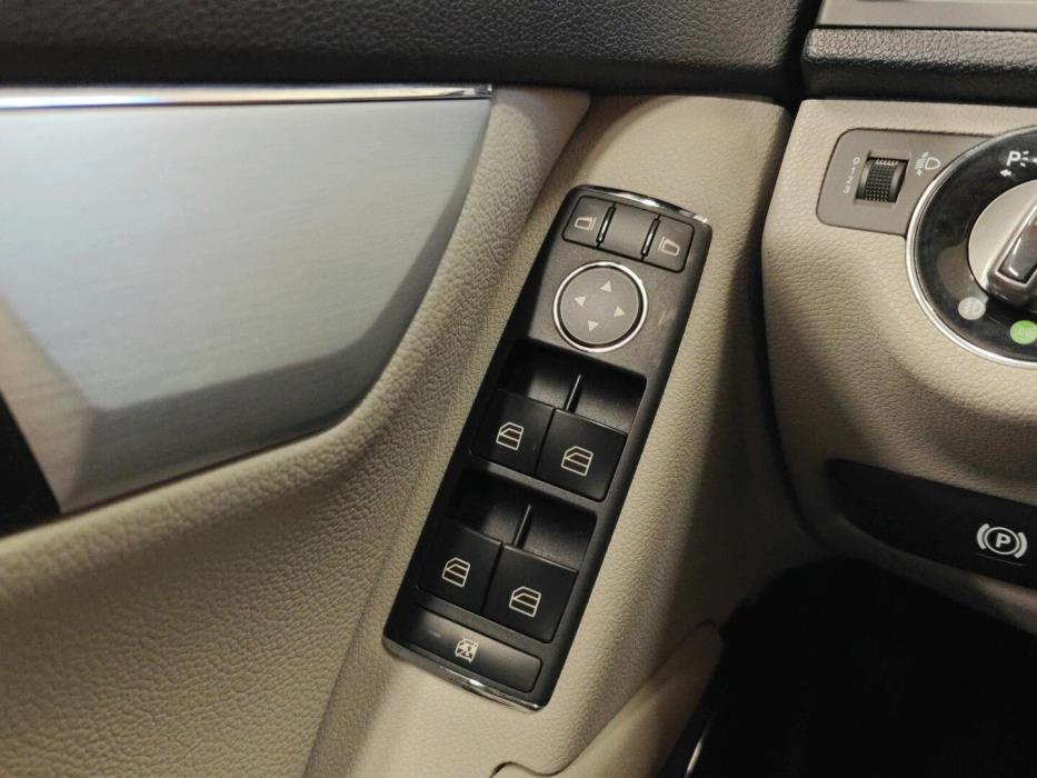 MERCEDES-BENZ C 2009