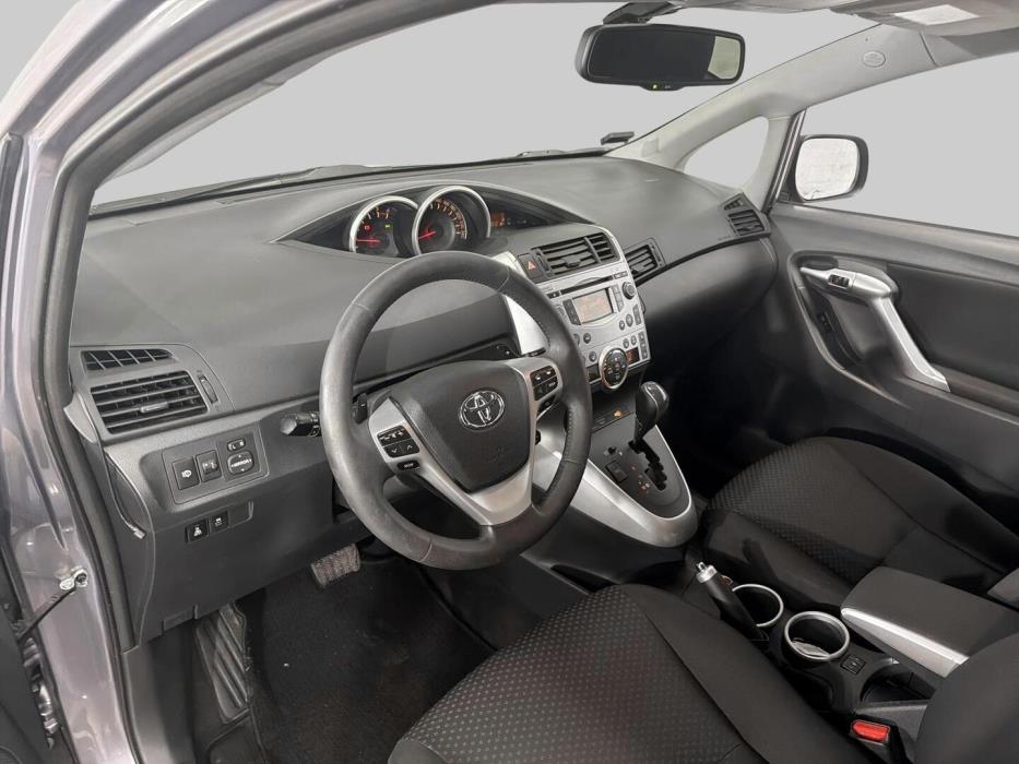 TOYOTA Verso 2011