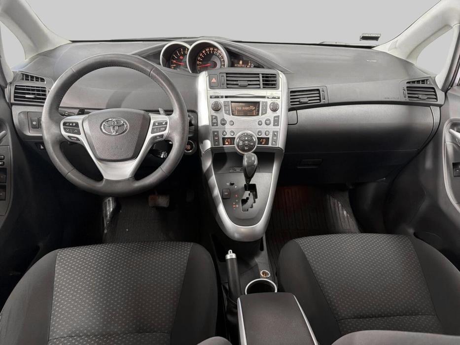TOYOTA Verso 2011