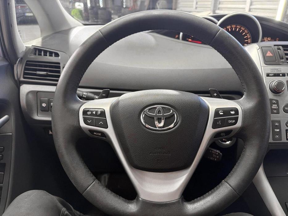 TOYOTA Verso 2011
