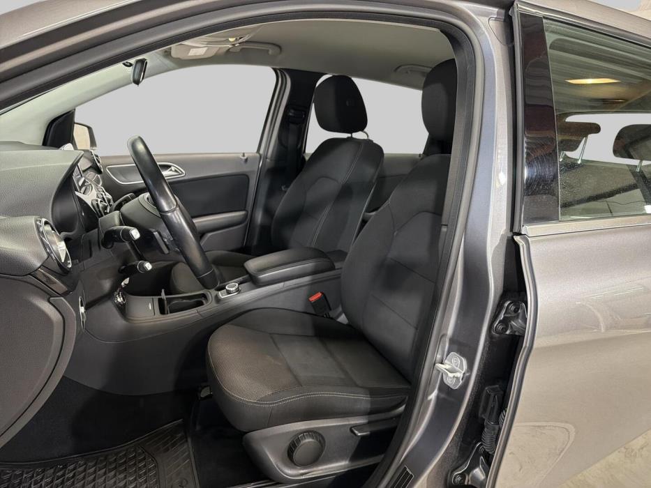 MERCEDES-BENZ B 2013