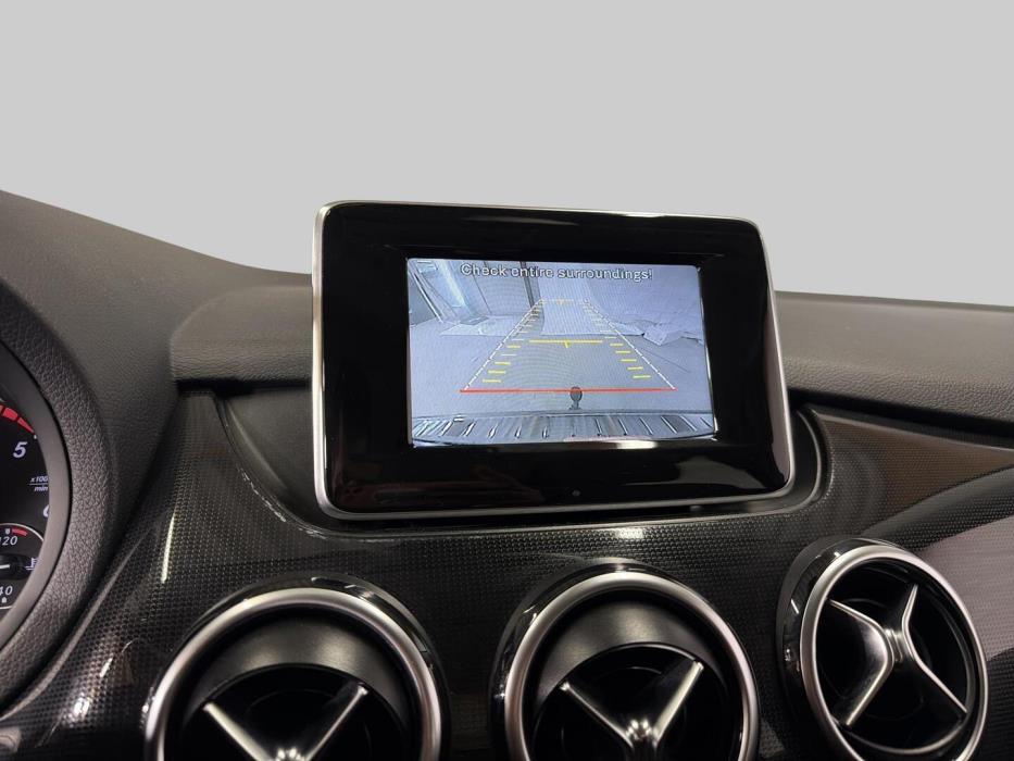 MERCEDES-BENZ B 2013