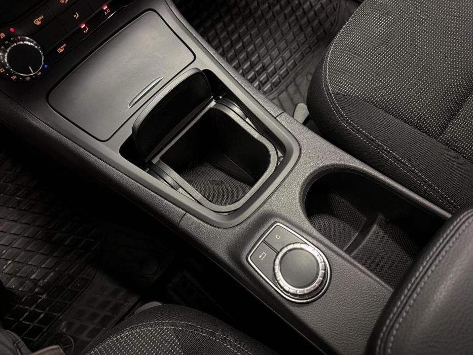 MERCEDES-BENZ B 2013