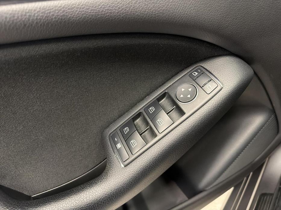 MERCEDES-BENZ B 2013