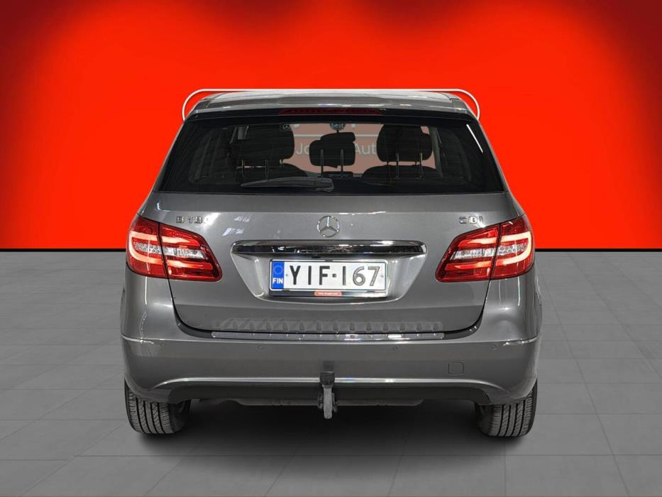 MERCEDES-BENZ B 2013