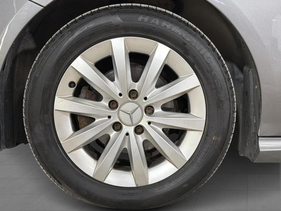 MERCEDES-BENZ B 2013