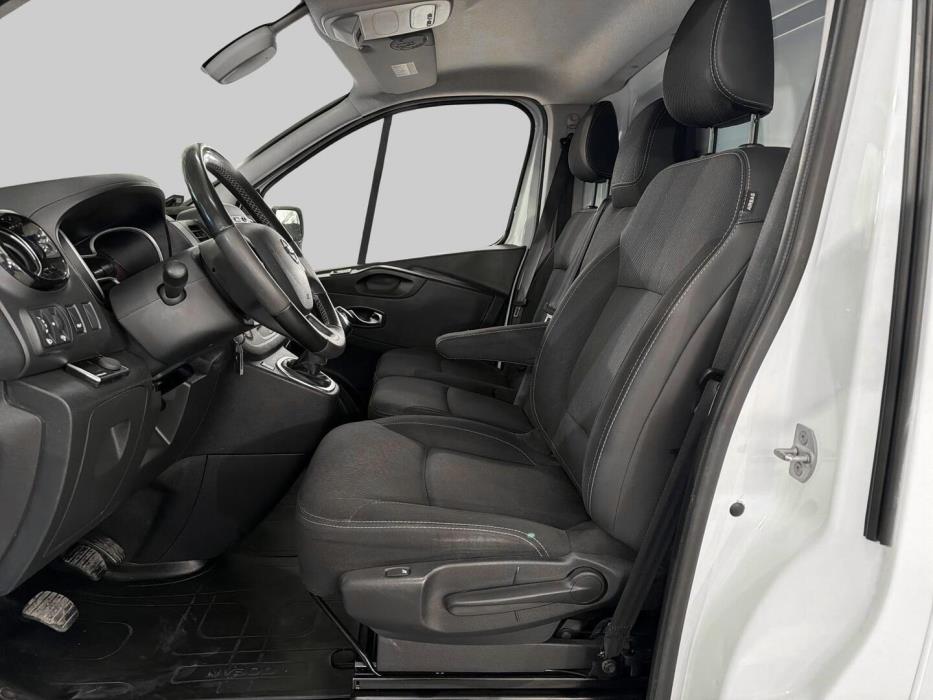 NISSAN NV300 2021