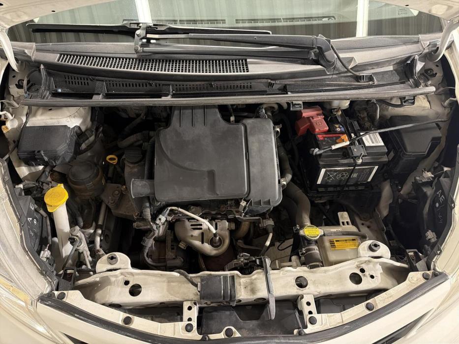 TOYOTA Yaris 2012